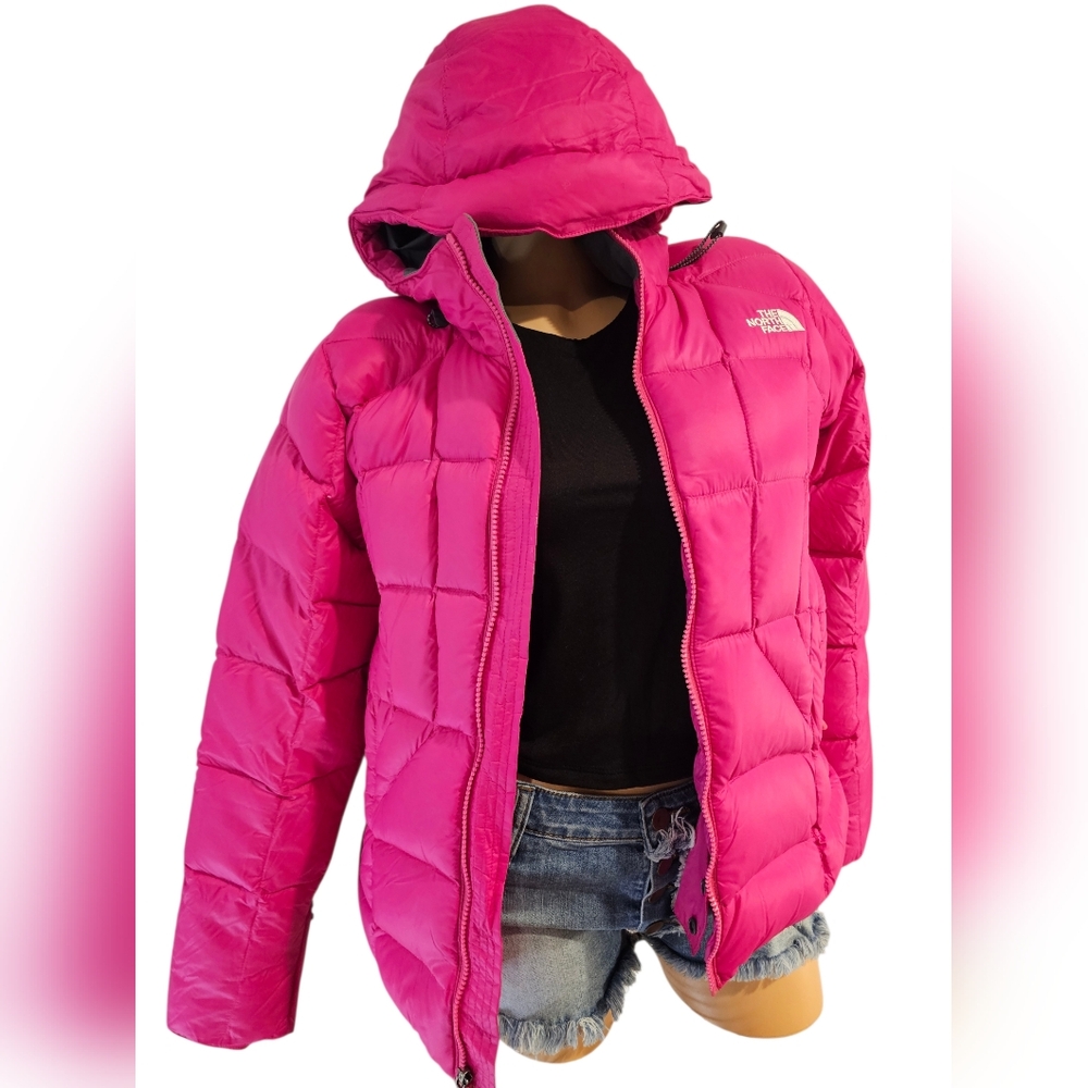 The North Face Fuchsia Hooded Puffer Jacket, size Medium
